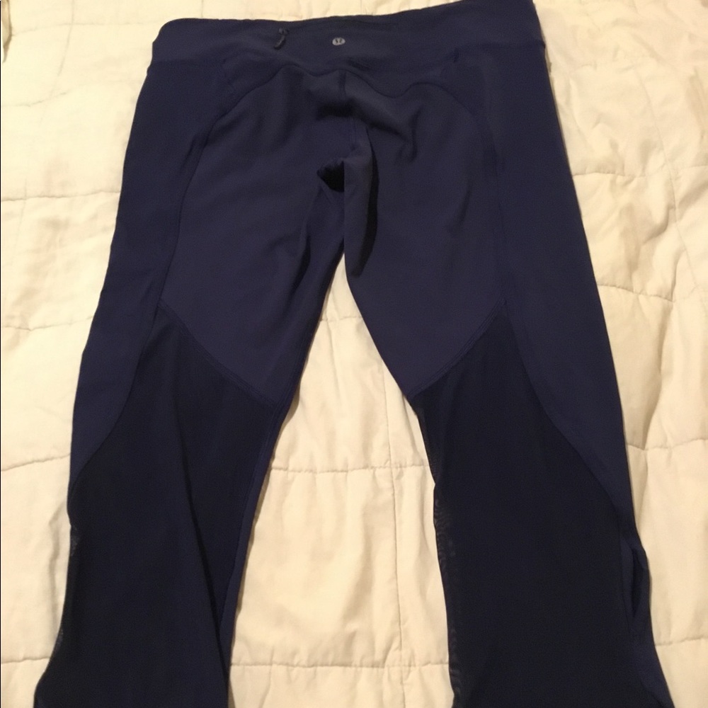 Blue cropped lulu leggings with mesh detail
